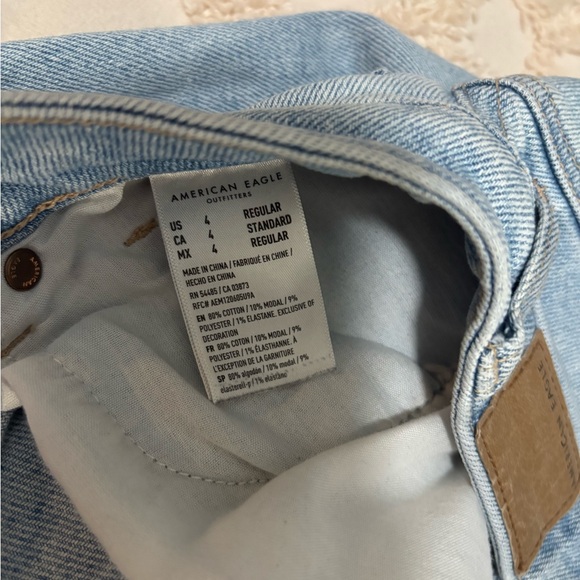 American Eagle mom jeans size 4 - Picture 6 of 7